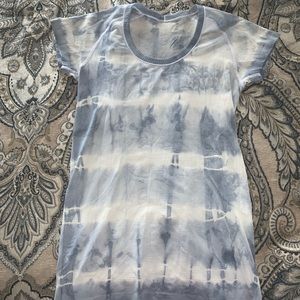 Lululemon relaxed swiftly tech short sleeve size 8